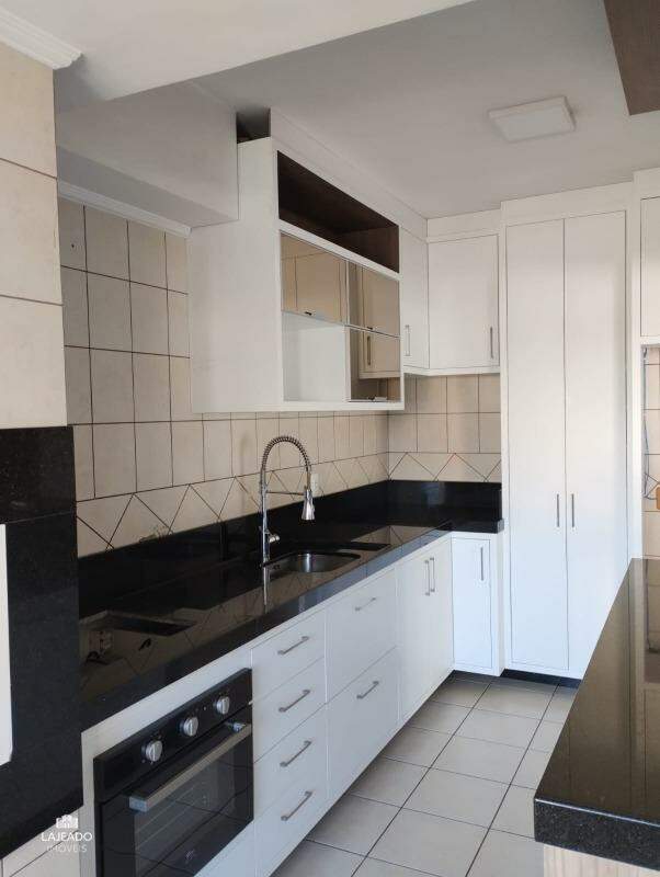 Apartamento à venda com 2 quartos, 88m² - Foto 3