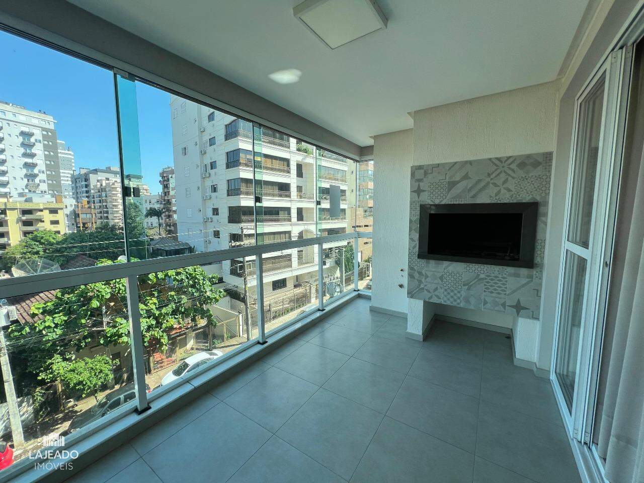 Apartamento para alugar com 3 quartos, 127m² - Foto 13