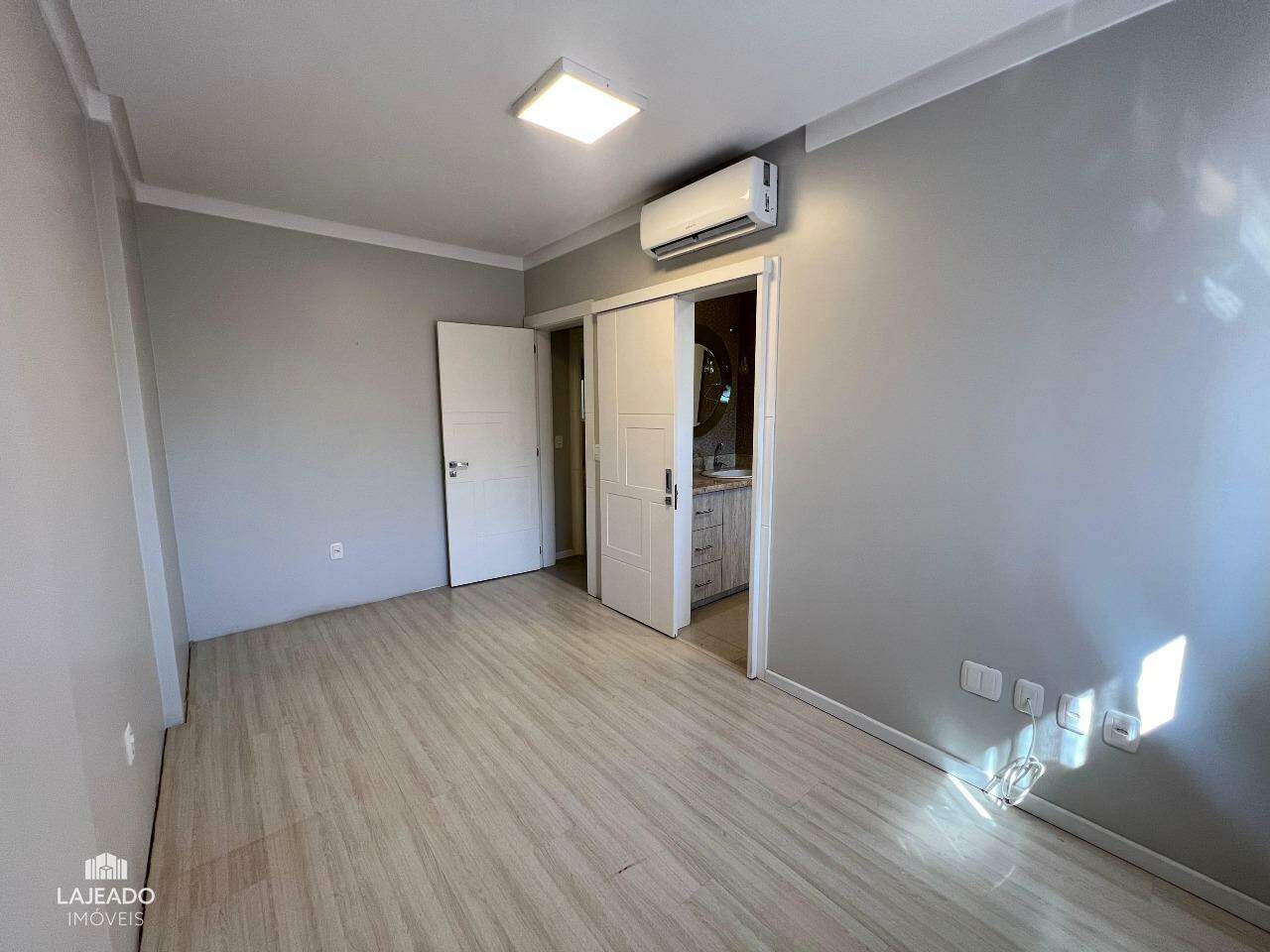 Apartamento para alugar com 3 quartos, 127m² - Foto 18