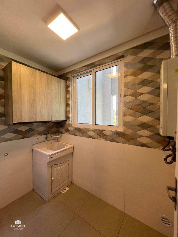 Apartamento para alugar com 3 quartos, 127m² - Foto 12