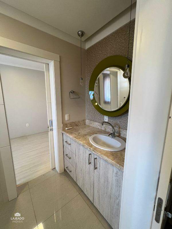 Apartamento para alugar com 3 quartos, 127m² - Foto 20