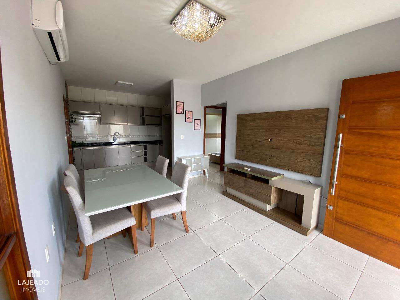 Casa à venda com 2 quartos, 140m² - Foto 9