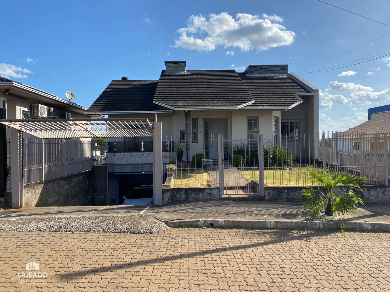 Casa, 2 quartos, 213 m² - Foto 1