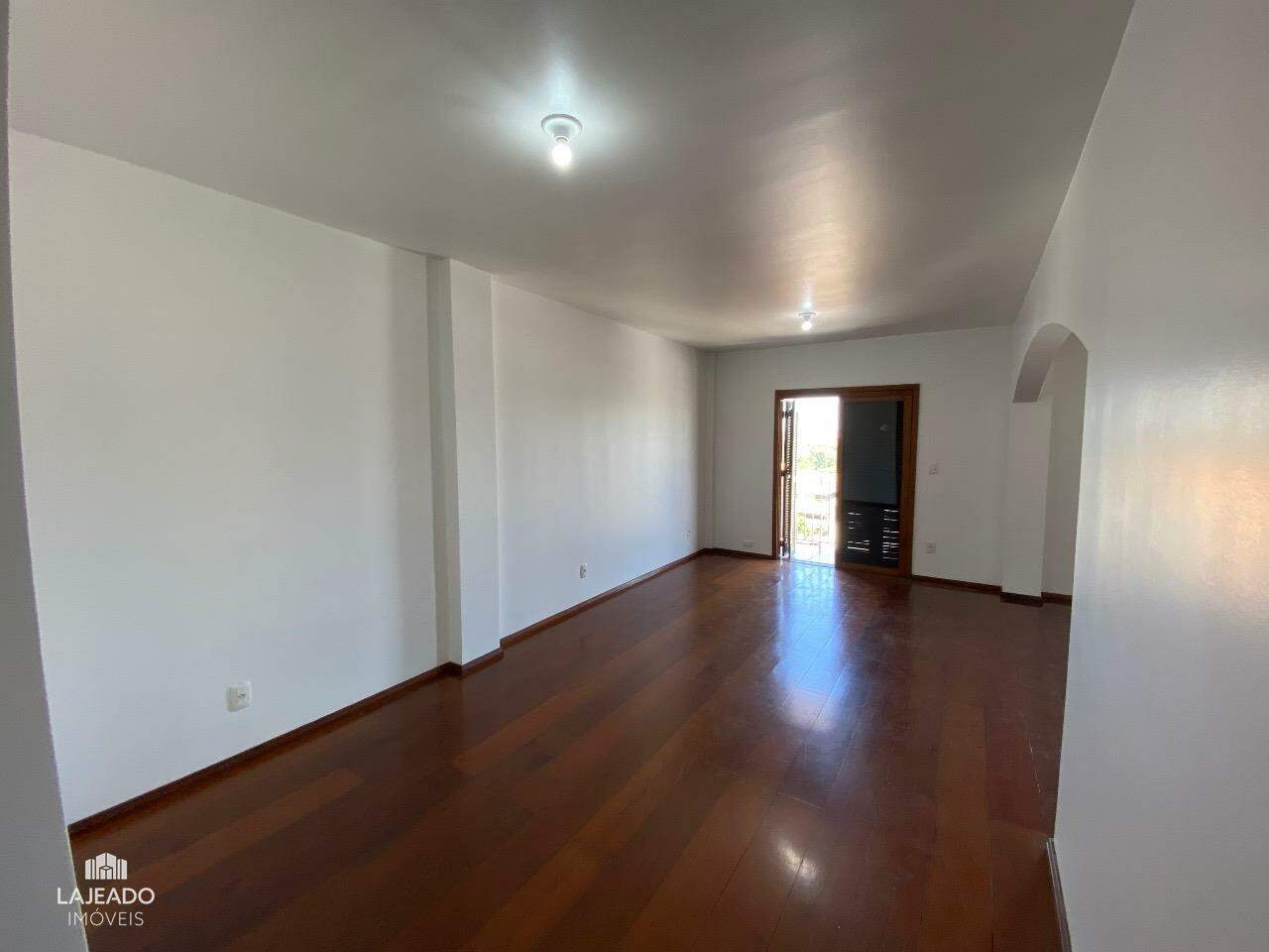 Apartamento à venda com 3 quartos, 146m² - Foto 4