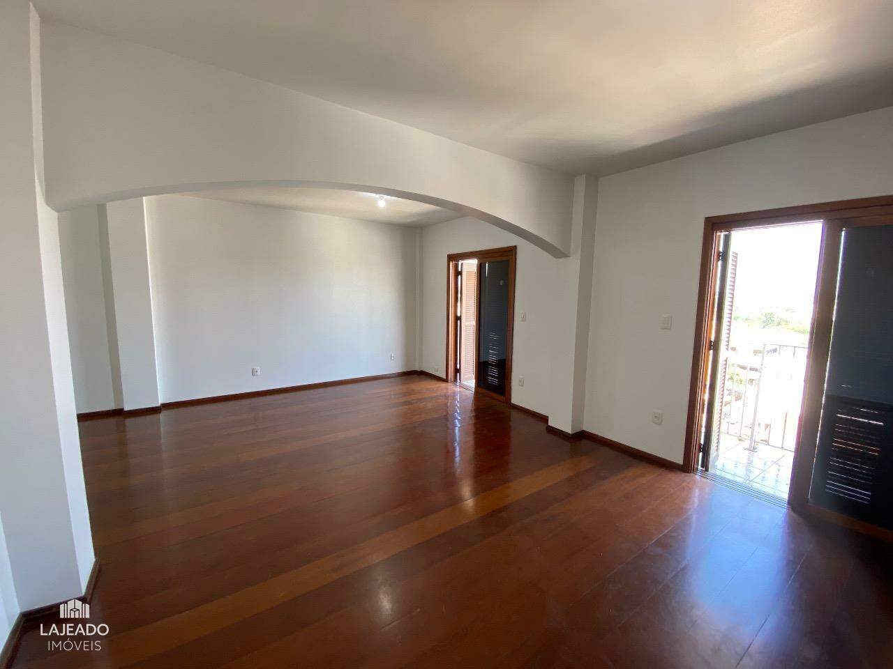 Apartamento à venda com 3 quartos, 146m² - Foto 7