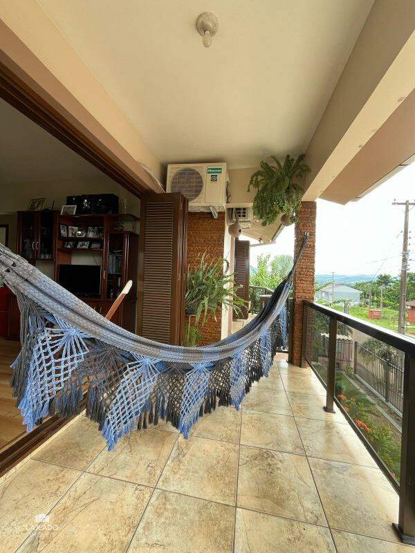 Casa à venda com 5 quartos, 200m² - Foto 15