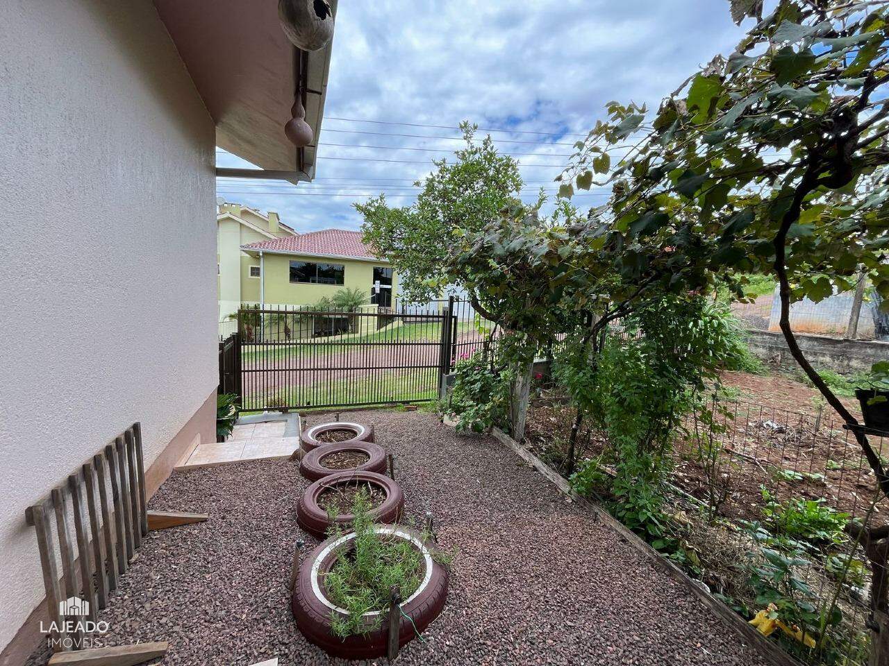 Casa à venda com 5 quartos, 200m² - Foto 22