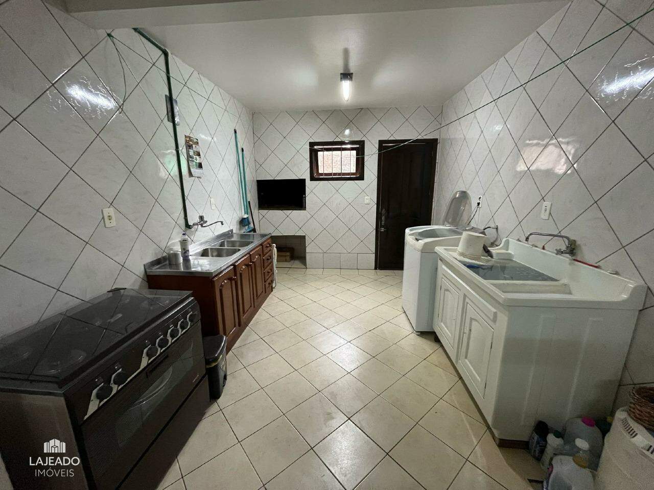 Casa à venda com 5 quartos, 200m² - Foto 7