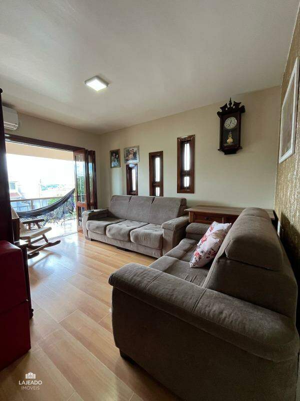 Casa à venda com 5 quartos, 200m² - Foto 14