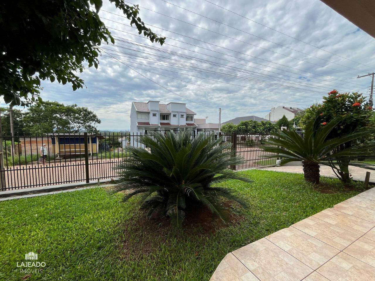 Casa à venda com 5 quartos, 200m² - Foto 4