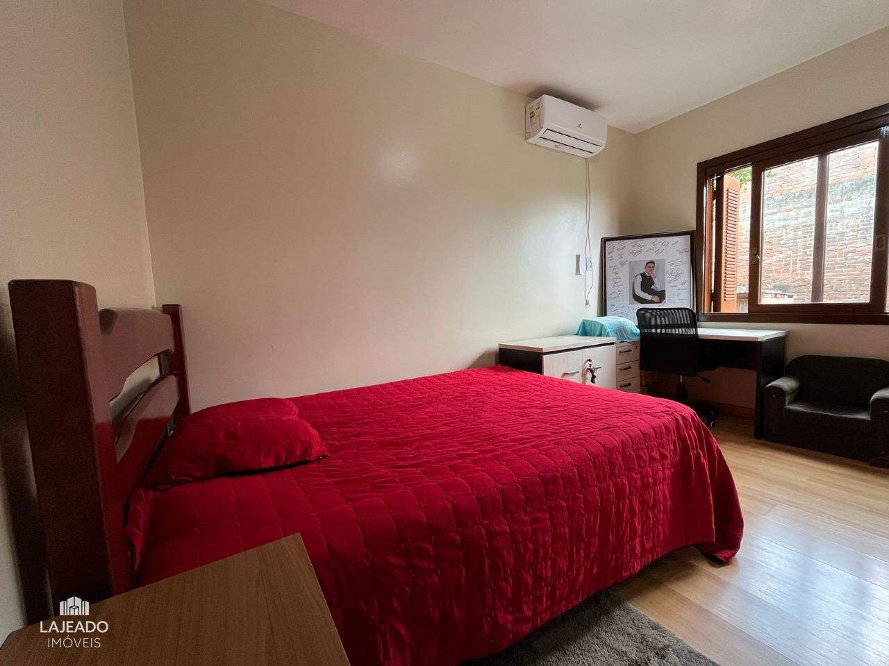 Casa à venda com 5 quartos, 200m² - Foto 17
