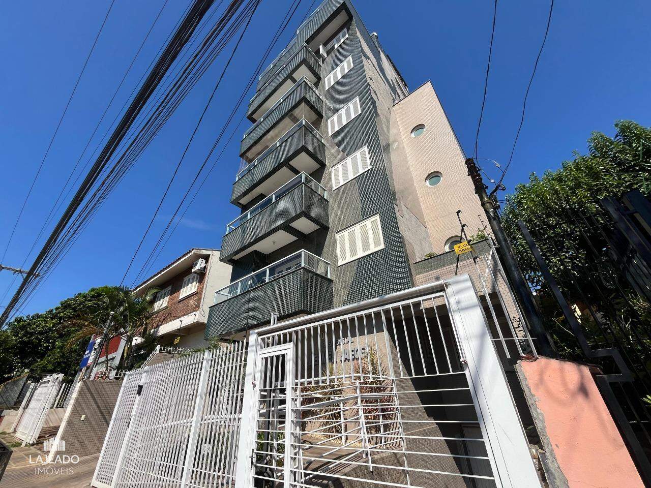 Apartamento à venda com 3 quartos, 105m² - Foto 1