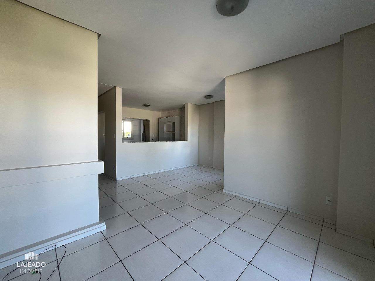 Apartamento à venda com 3 quartos, 105m² - Foto 3