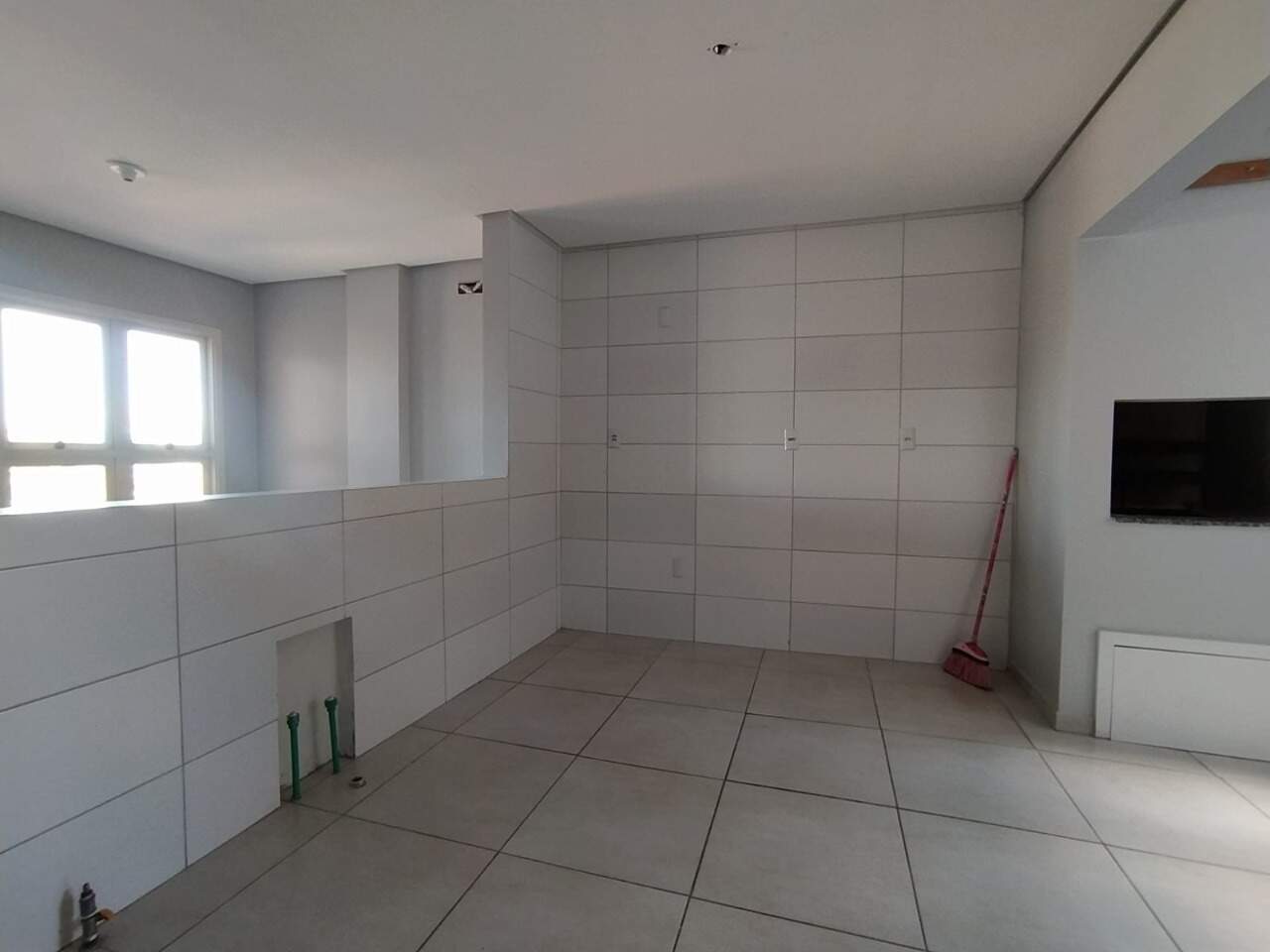 Apartamento à venda com 3 quartos, 105m² - Foto 2