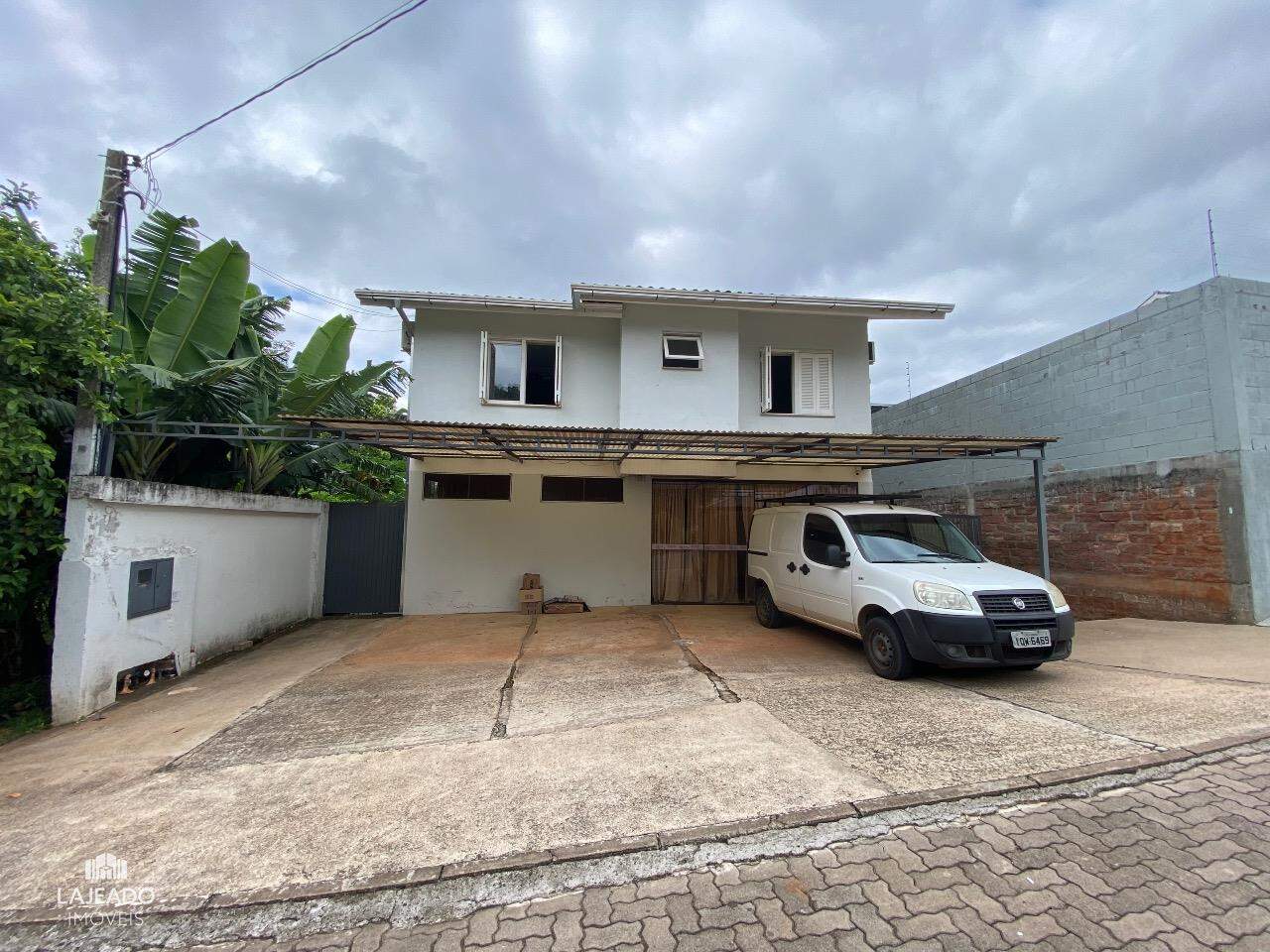 Casa, 3 quartos, 238 m² - Foto 1