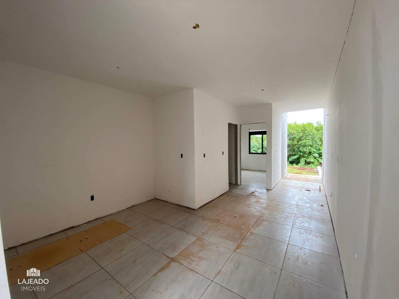Casa à venda com 2 quartos, 45m² - Foto 3