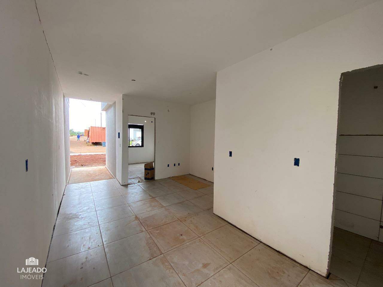 Casa à venda com 2 quartos, 45m² - Foto 4