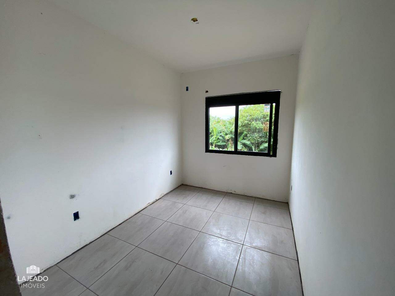 Casa à venda com 2 quartos, 45m² - Foto 7
