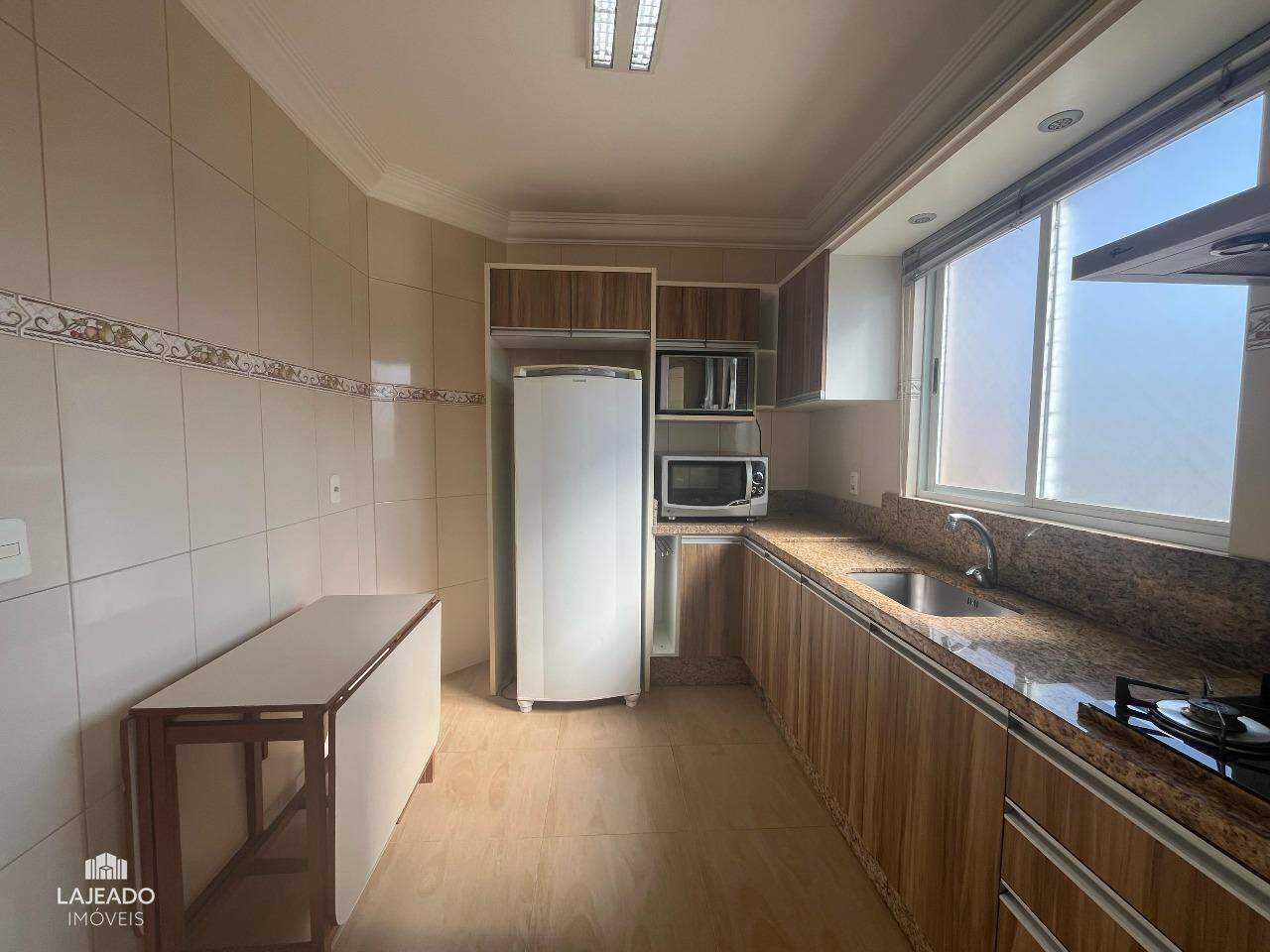 Apartamento para alugar com 2 quartos, 80m² - Foto 8