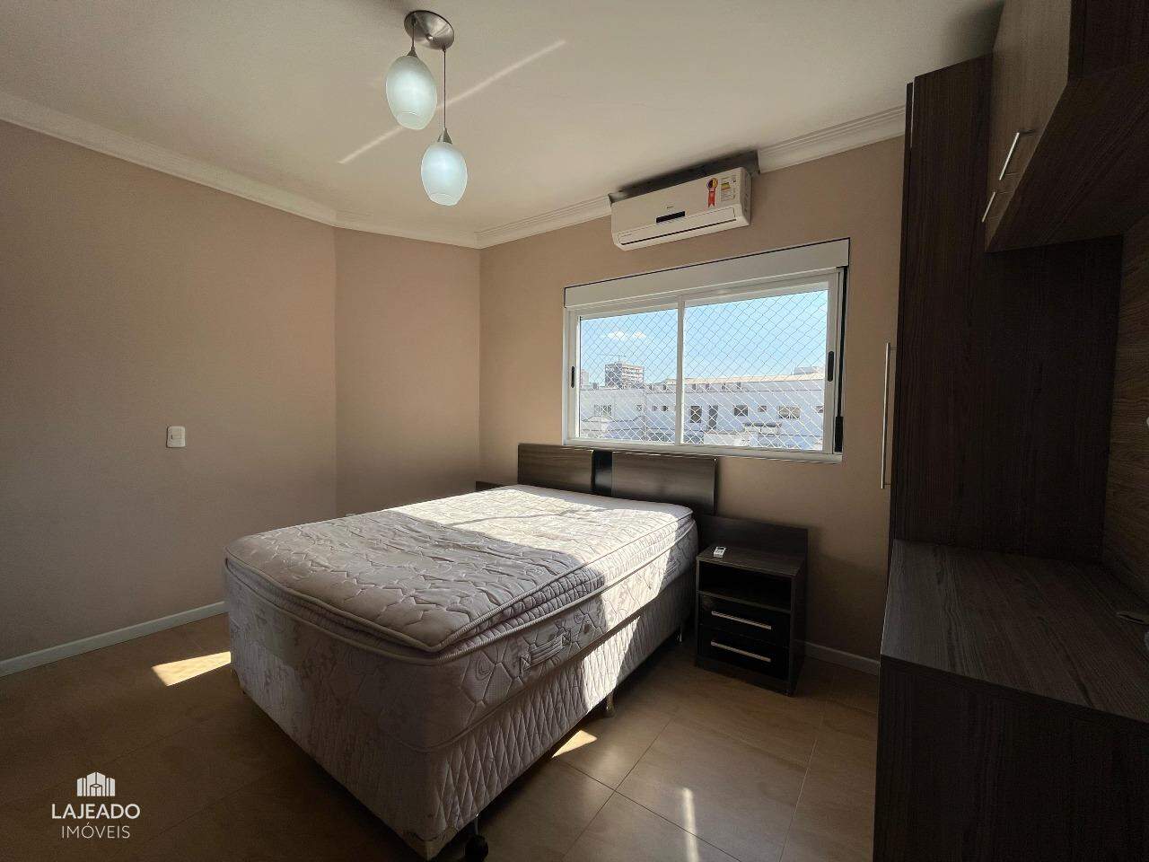 Apartamento para alugar com 2 quartos, 80m² - Foto 11