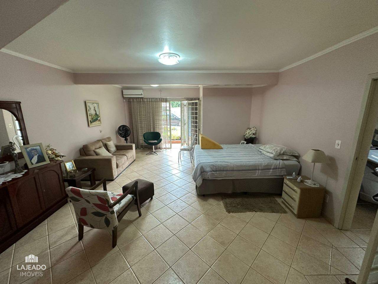 Casa à venda com 4 quartos, 308m² - Foto 9