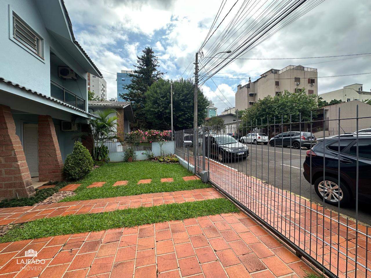 Casa à venda com 4 quartos, 308m² - Foto 3