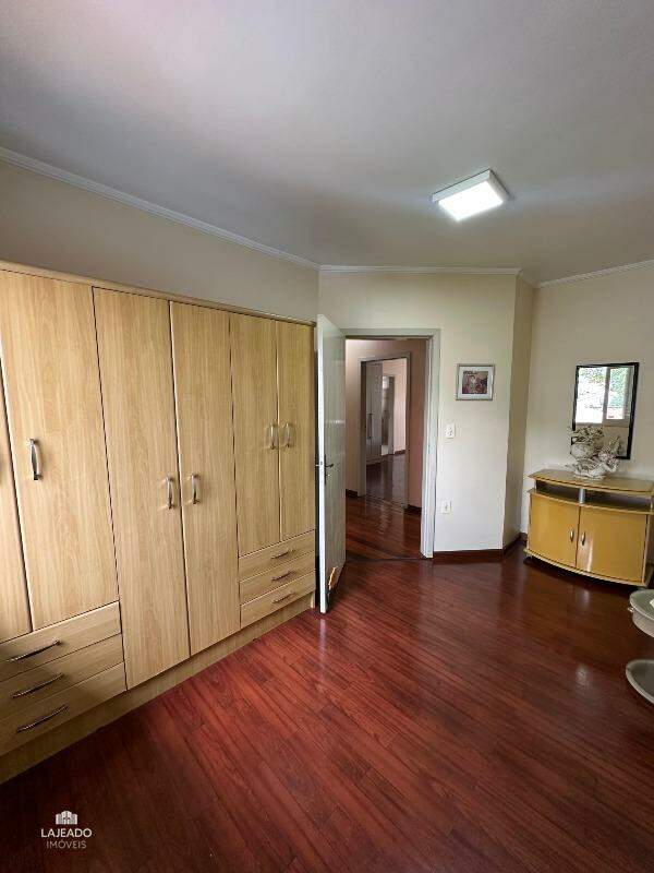 Casa à venda com 4 quartos, 308m² - Foto 22