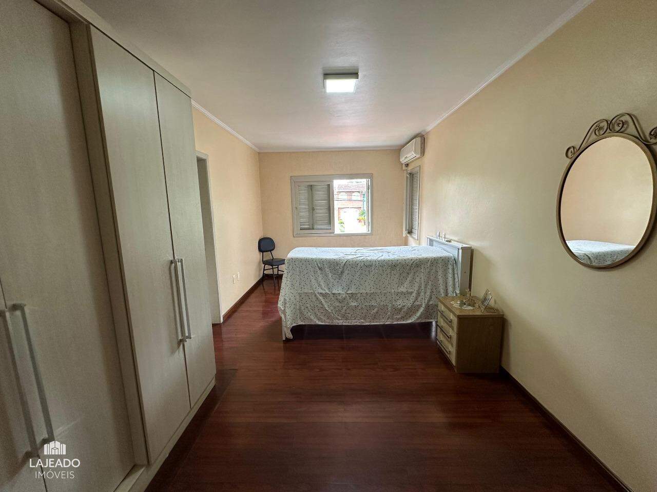 Casa à venda com 4 quartos, 308m² - Foto 18