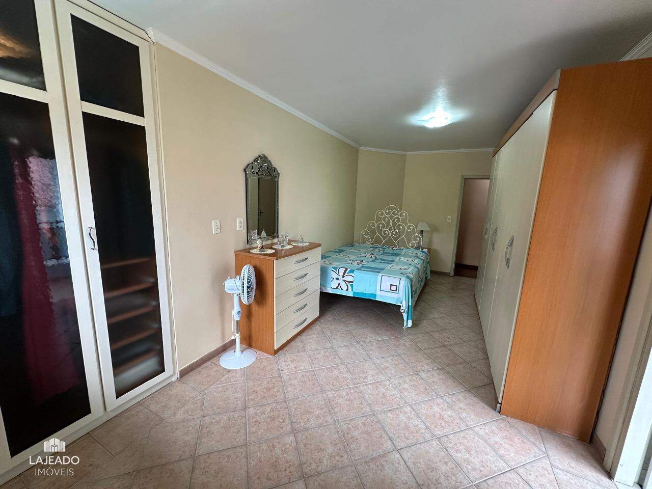 Casa à venda com 4 quartos, 308m² - Foto 16