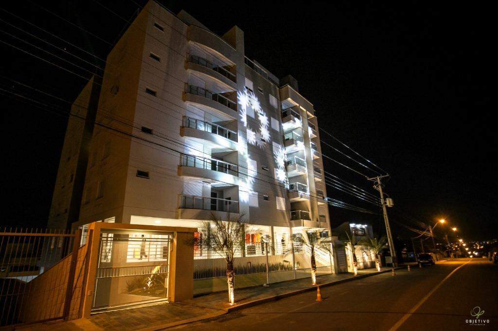 Apartamento à venda com 3 quartos, 81m² - Foto 1