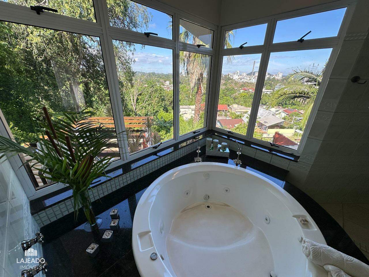 Casa à venda no Bairro dos Estados: 