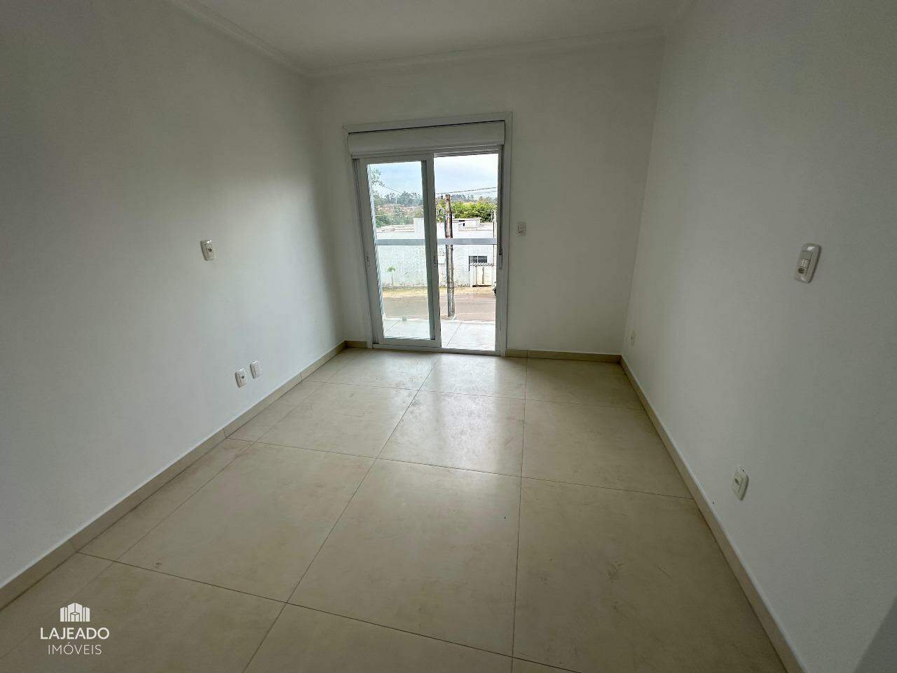 Sobrado à venda no Conventos: 