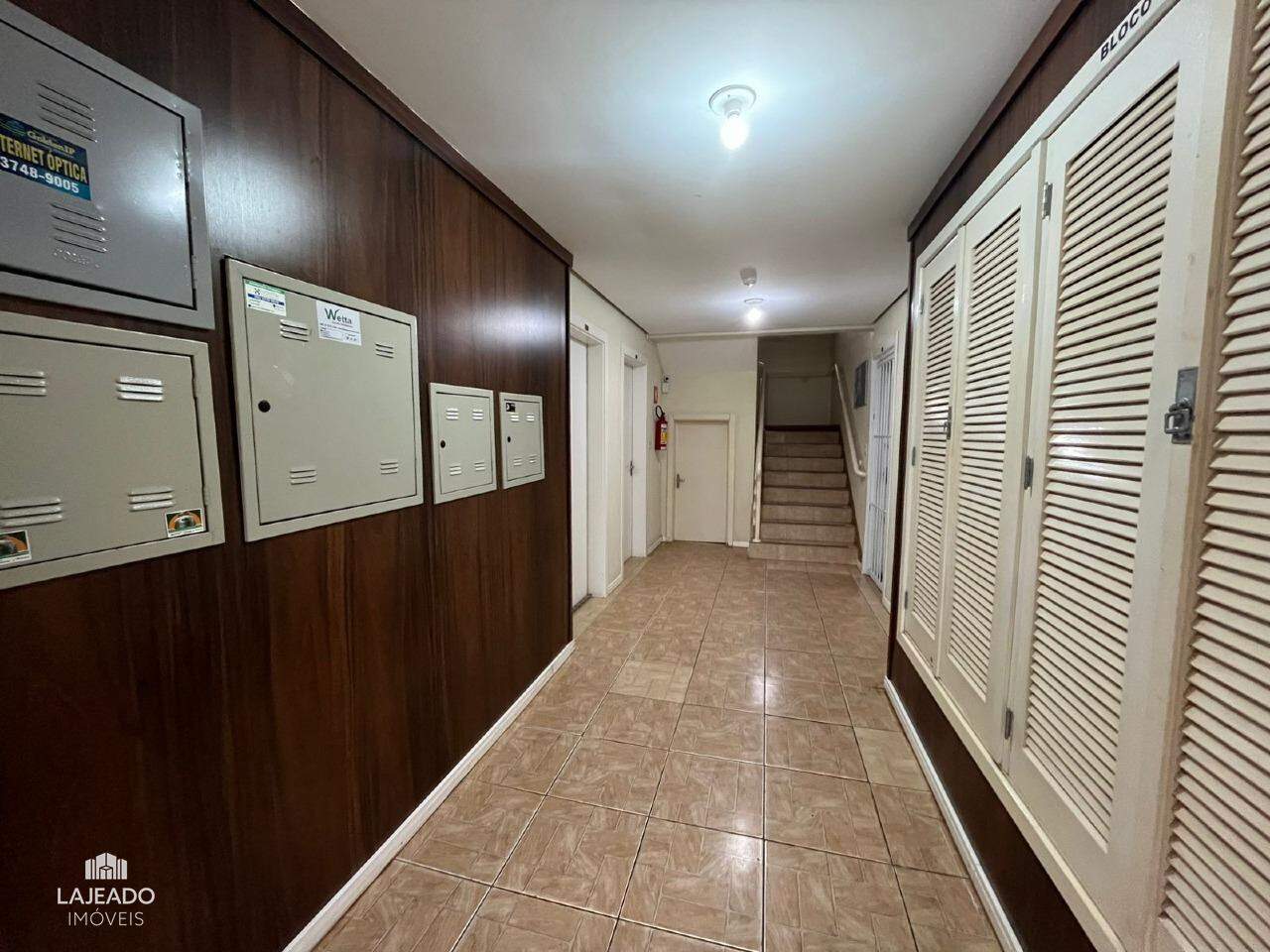 Apartamento à venda com 2 quartos, 61m² - Foto 2