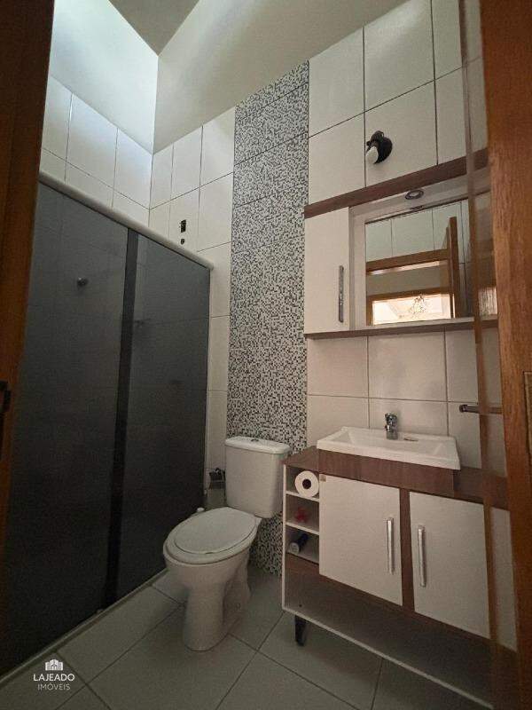 Casa para alugar com 2 quartos, 80m² - Foto 11