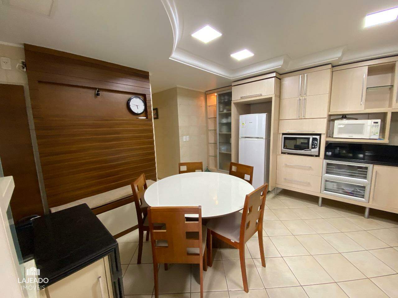 Apartamento à venda com 3 quartos, 135m² - Foto 7