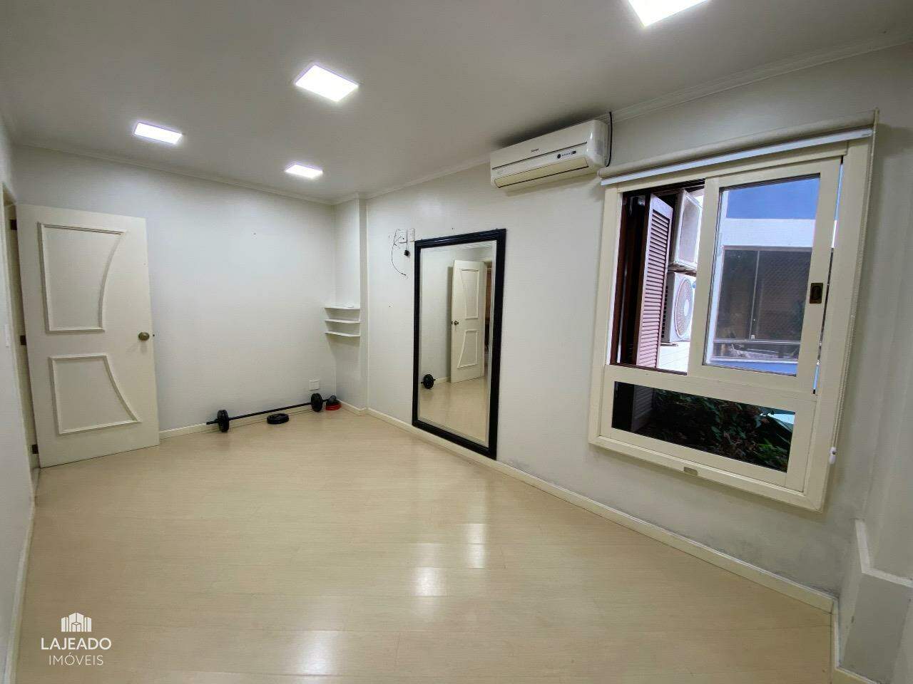 Apartamento à venda com 3 quartos, 135m² - Foto 18
