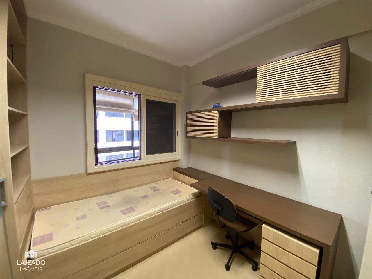 Apartamento à venda com 3 quartos, 135m² - Foto 20