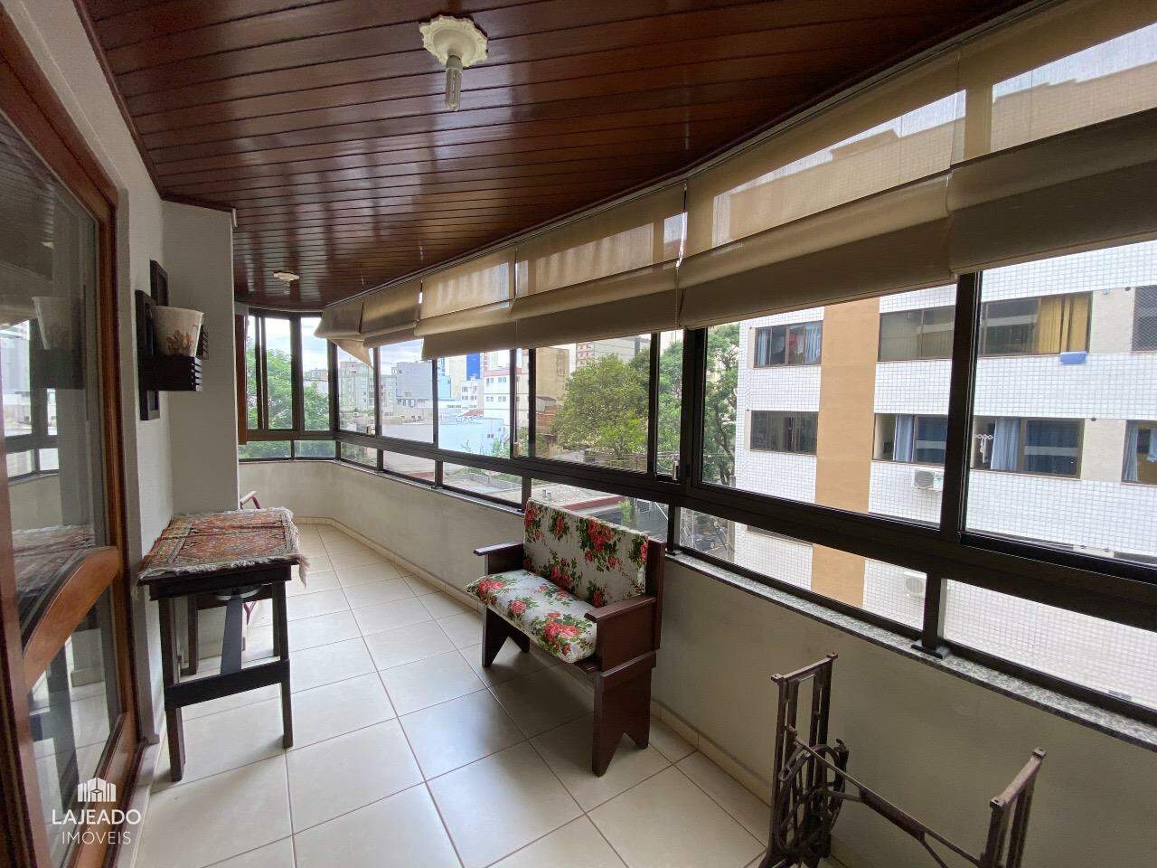 Apartamento à venda com 3 quartos, 135m² - Foto 11