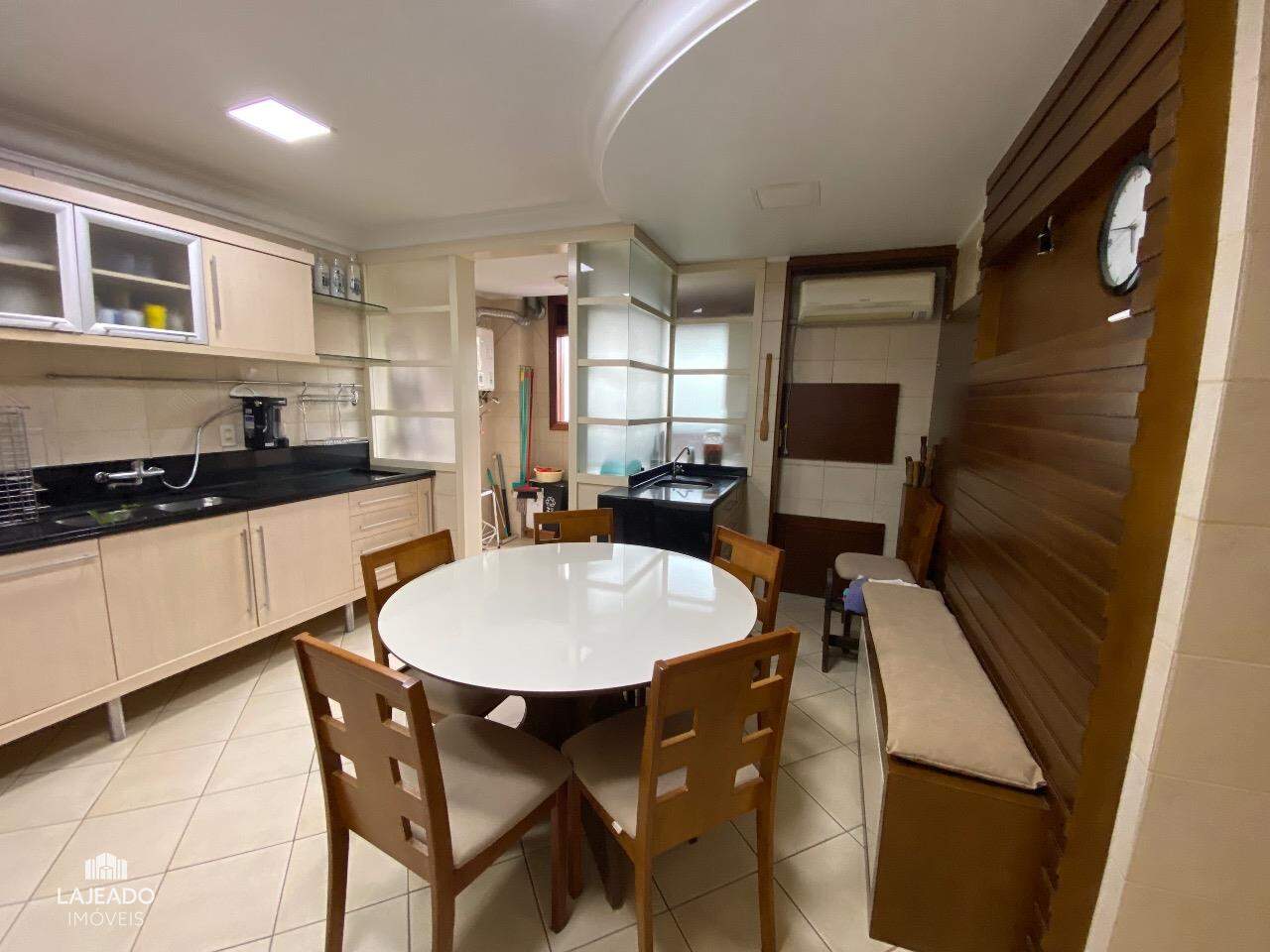 Apartamento à venda com 3 quartos, 135m² - Foto 5