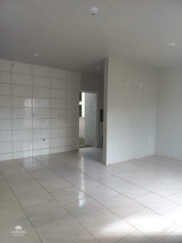 Casa à venda com 2 quartos, 66m² - Foto 9
