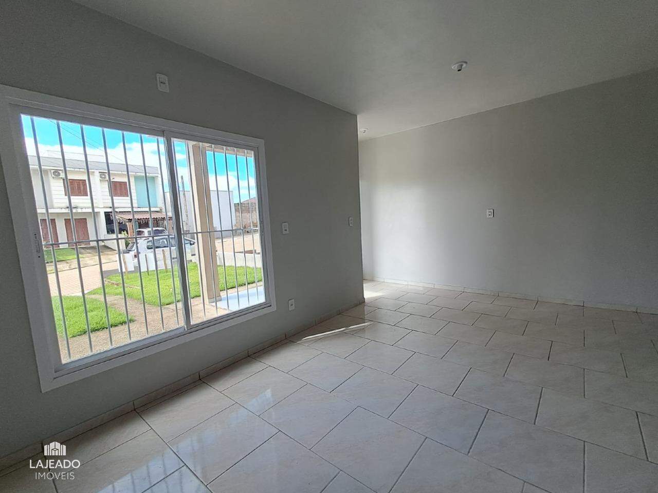 Casa à venda com 2 quartos, 66m² - Foto 3