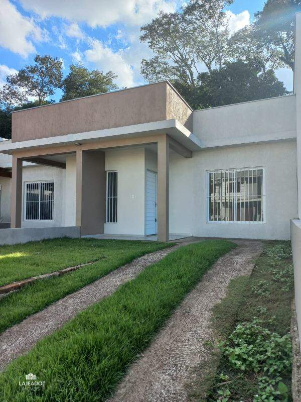 Casa à venda com 2 quartos, 66m² - Foto 1