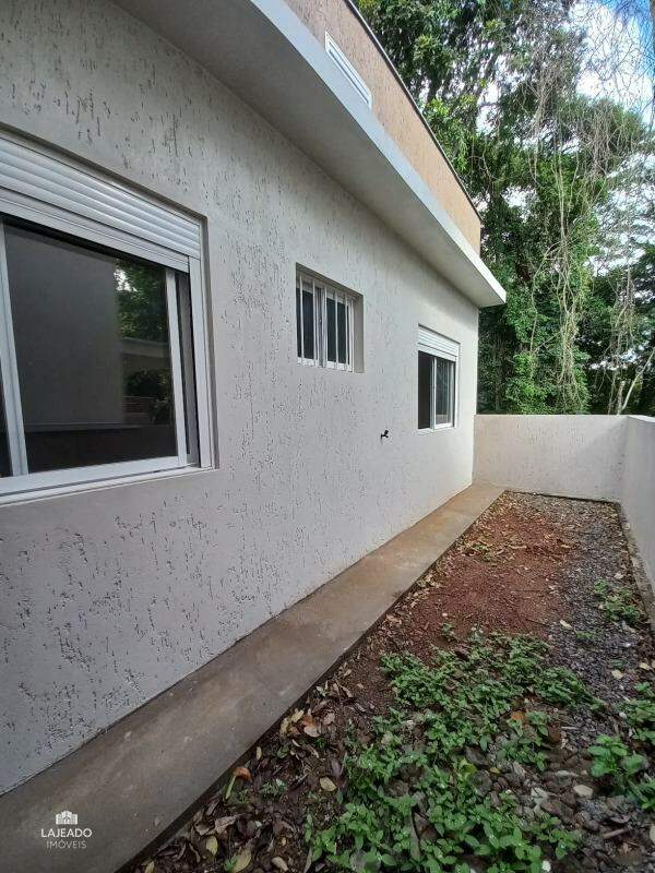 Casa à venda com 2 quartos, 66m² - Foto 8