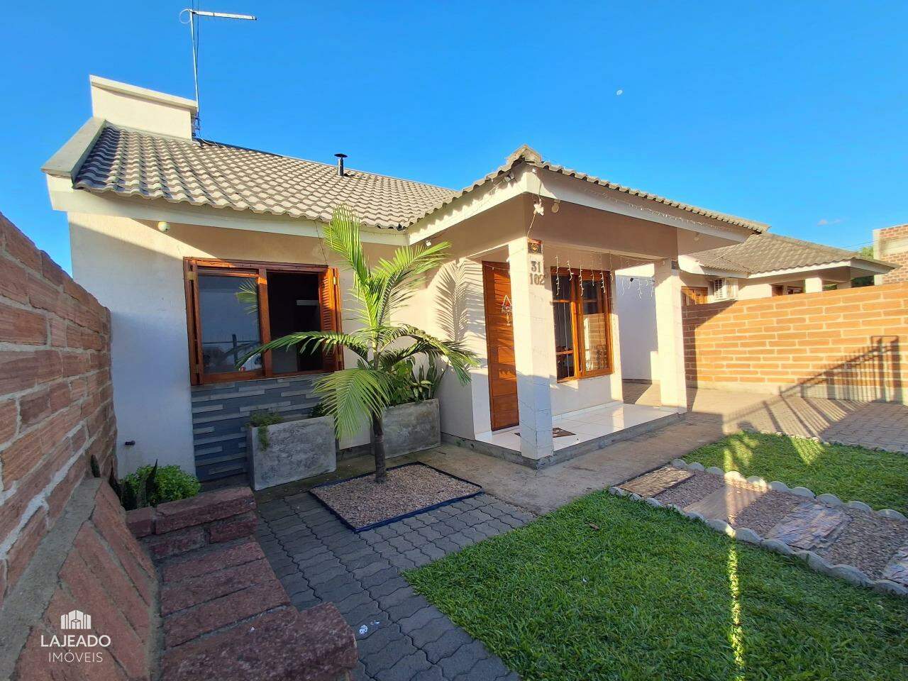 Casa à venda com 3 quartos, 57m² - Foto 2
