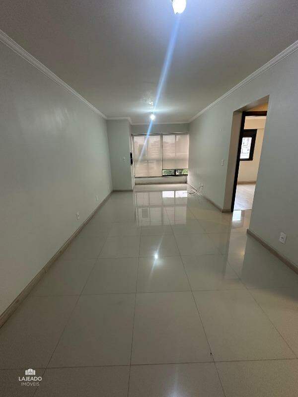 Apartamento à venda com 2 quartos, 74m² - Foto 2
