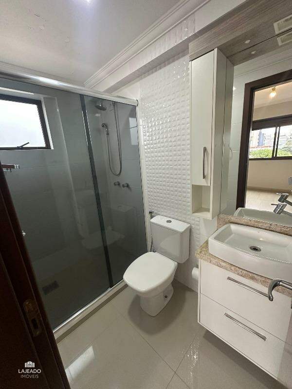 Apartamento à venda com 2 quartos, 74m² - Foto 8