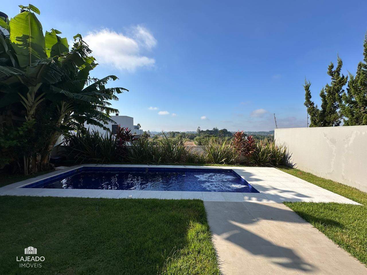 Casa à venda com 3 quartos, 299m² - Foto 3