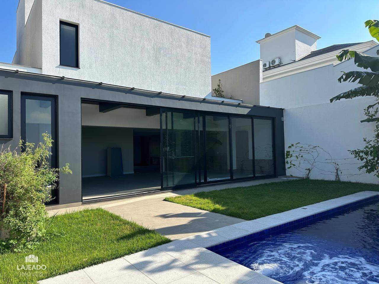 Casa à venda com 3 quartos, 299m² - Foto 5