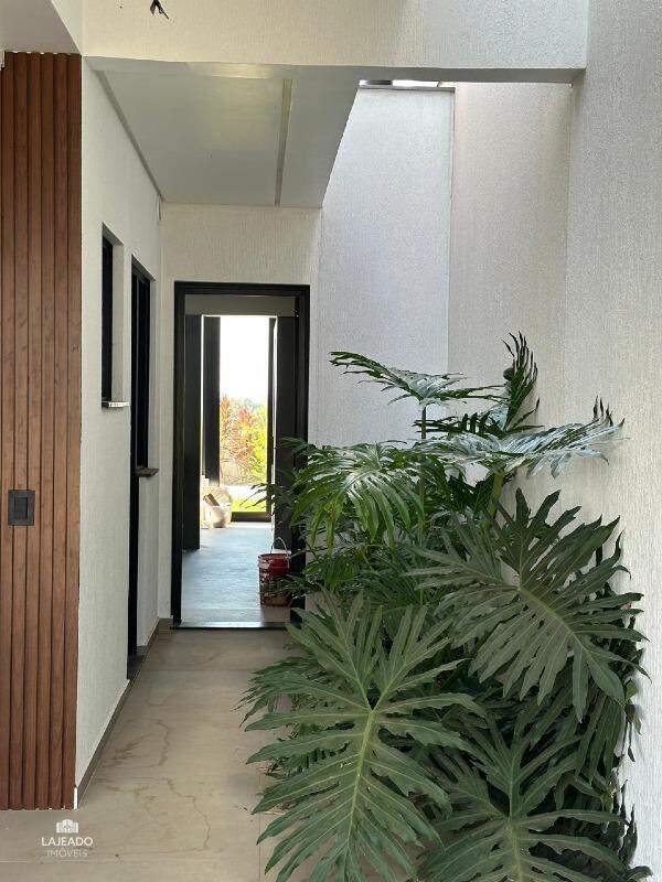 Casa à venda com 3 quartos, 299m² - Foto 7