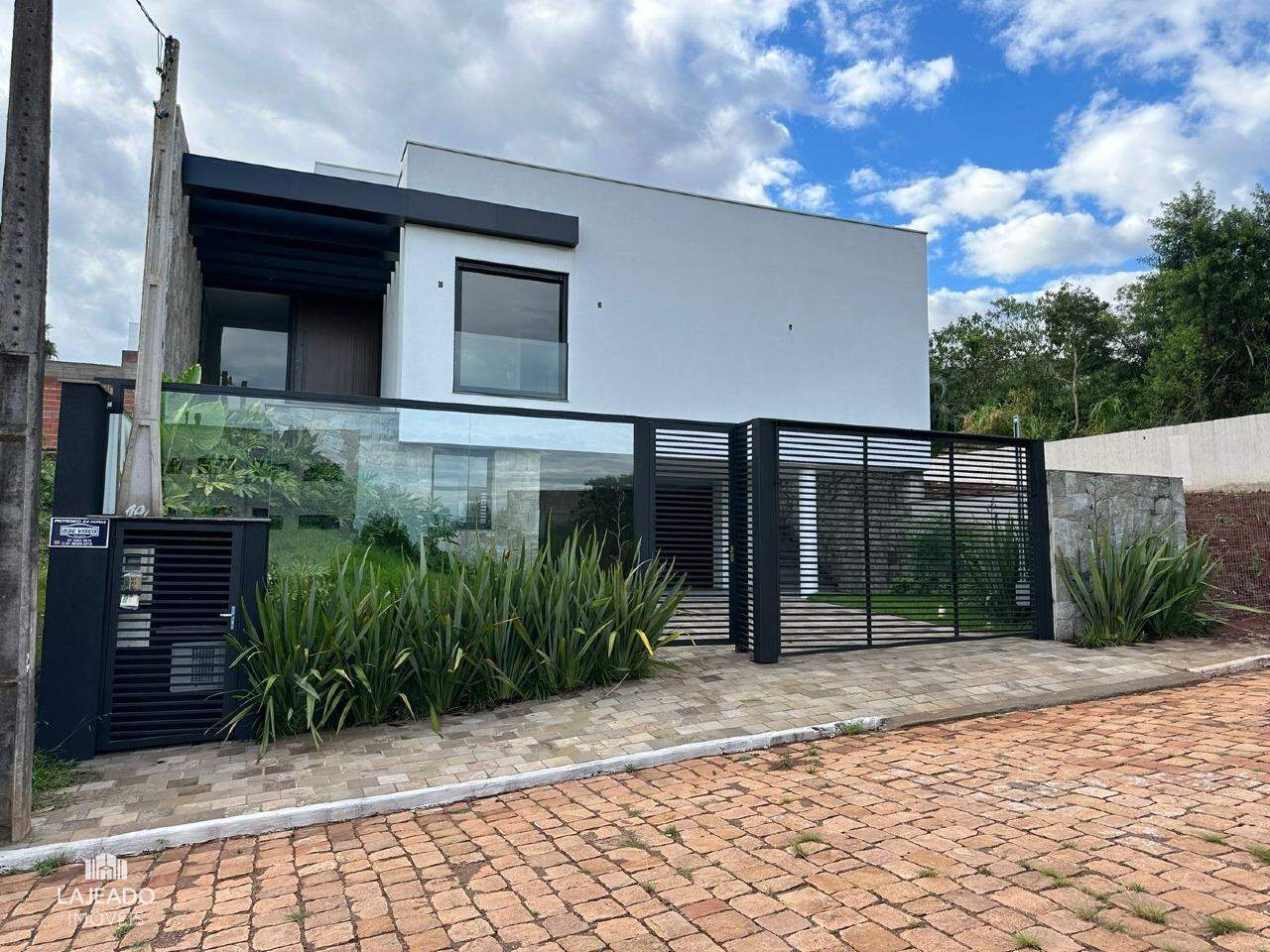 Casa, 3 quartos, 322 m² - Foto 1